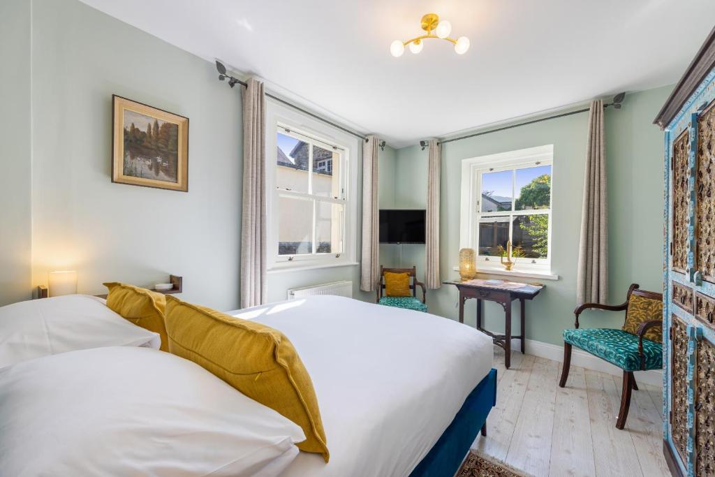 Garden View - Characterful bijou Dartmoor Apartment, Chagford