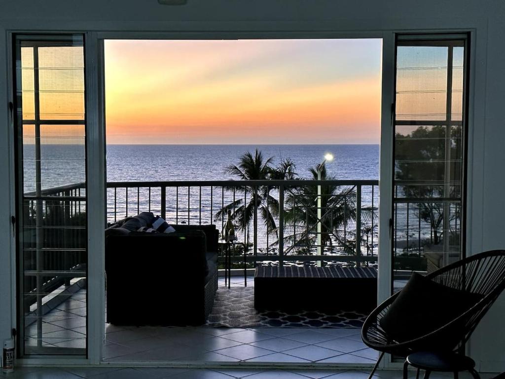 Sensational Sunsets Ocean Views From Top Floor, Nightcliff