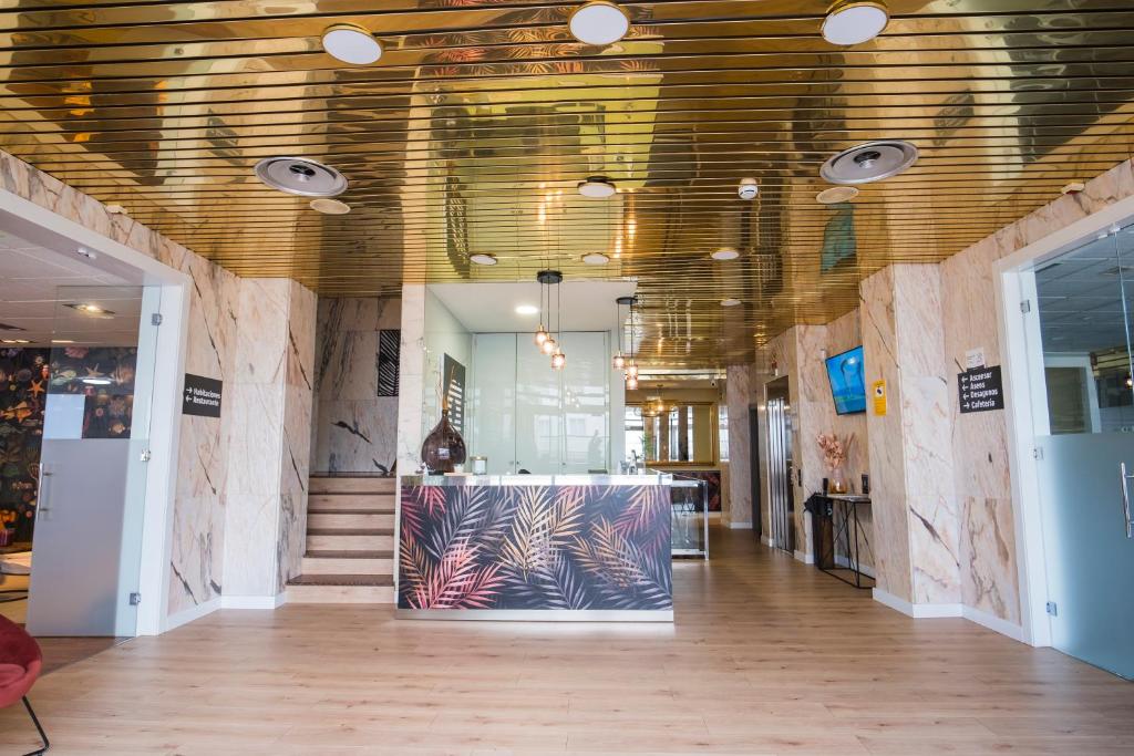 フロント・ロビー