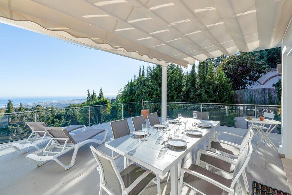 Stunning Villa with Panoramic Views of the Med - 3