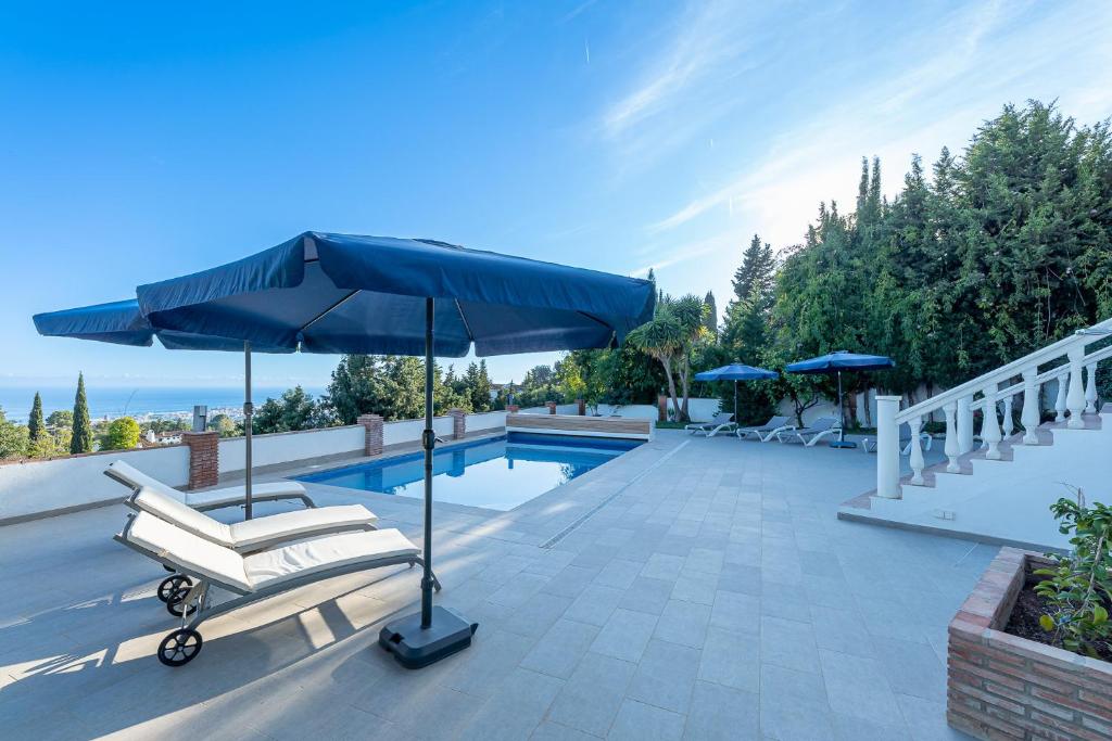 Stunning Villa with Panoramic Views of the Med - 5