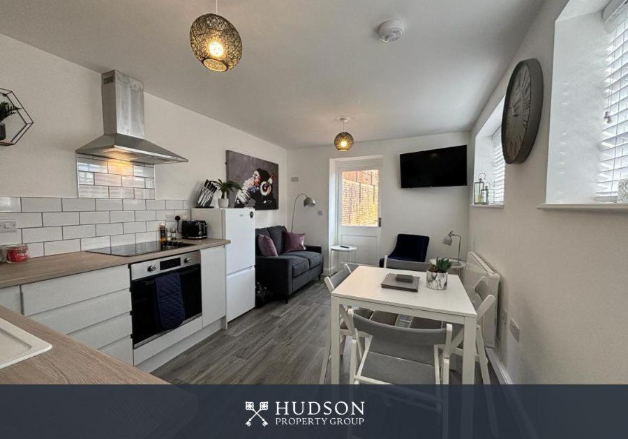 Detached House in Telford with Parking, Telford