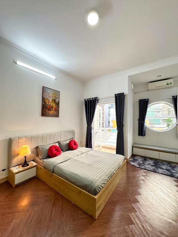 Cozy A Little Hanoi Studio - Steps to Nguyen Hue Walking Street, Ho Chi Minh City