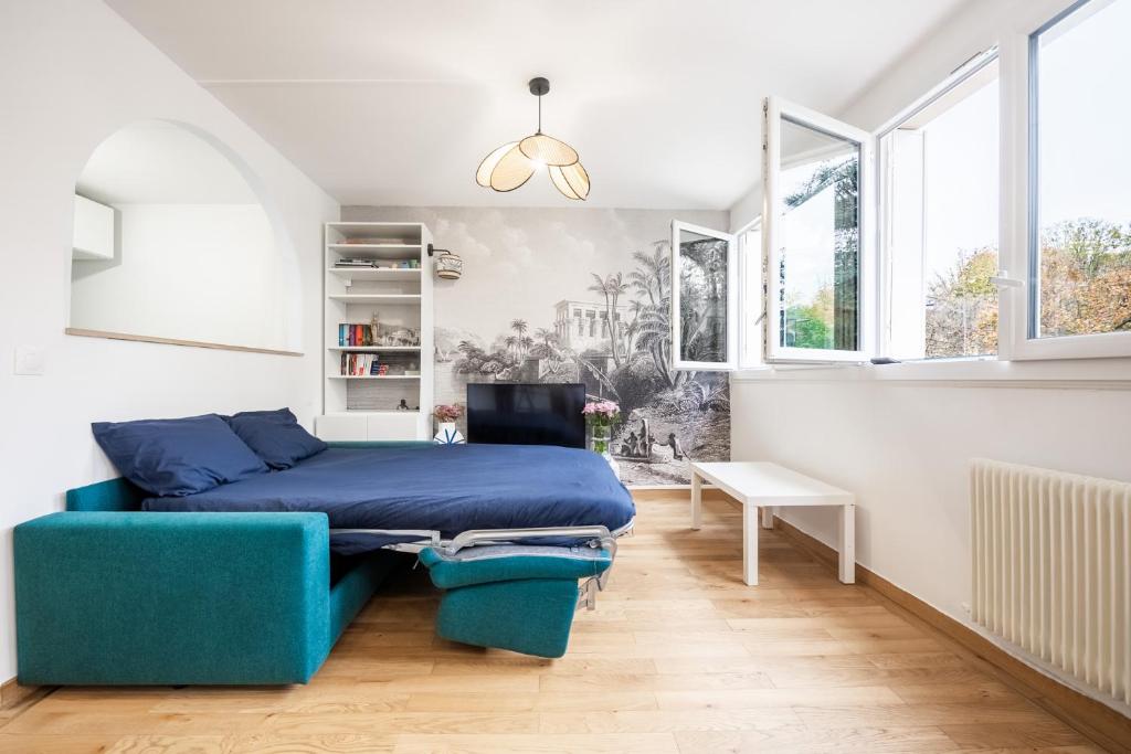 Charming Parisian Home Away from Home in the Heart of Paris - 4