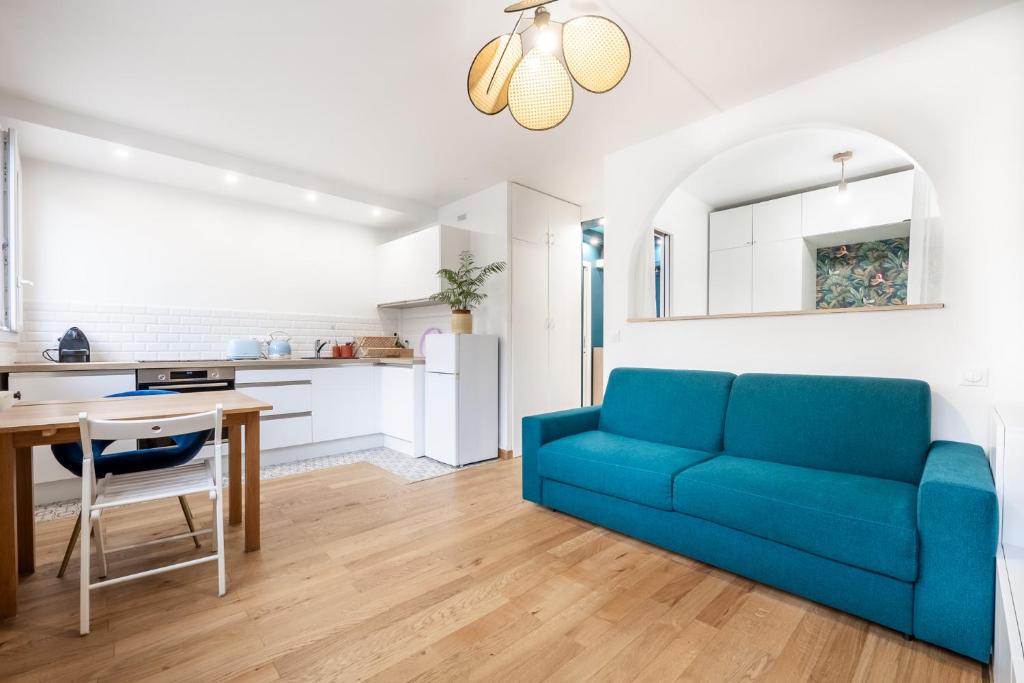 Charming Parisian Home Away from Home in the Heart of Paris - 2