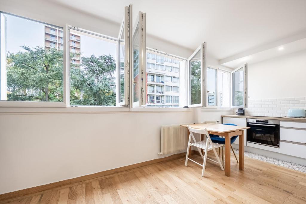 Charming Parisian Home Away from Home in the Heart of Paris - 3