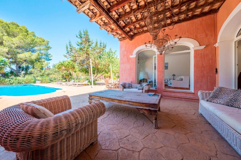 Exclusive Villa in Porroig - 4