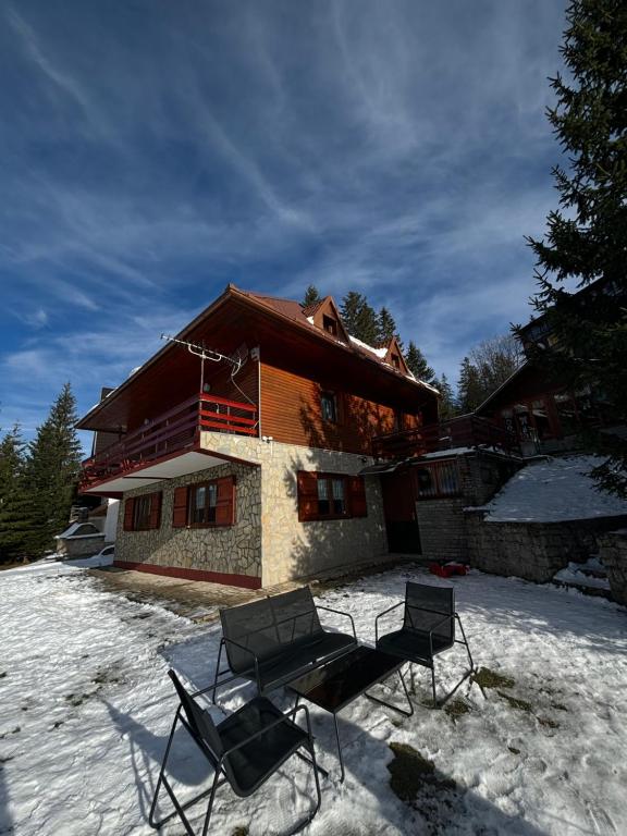 Una Vlašić Babanovac, Šišava