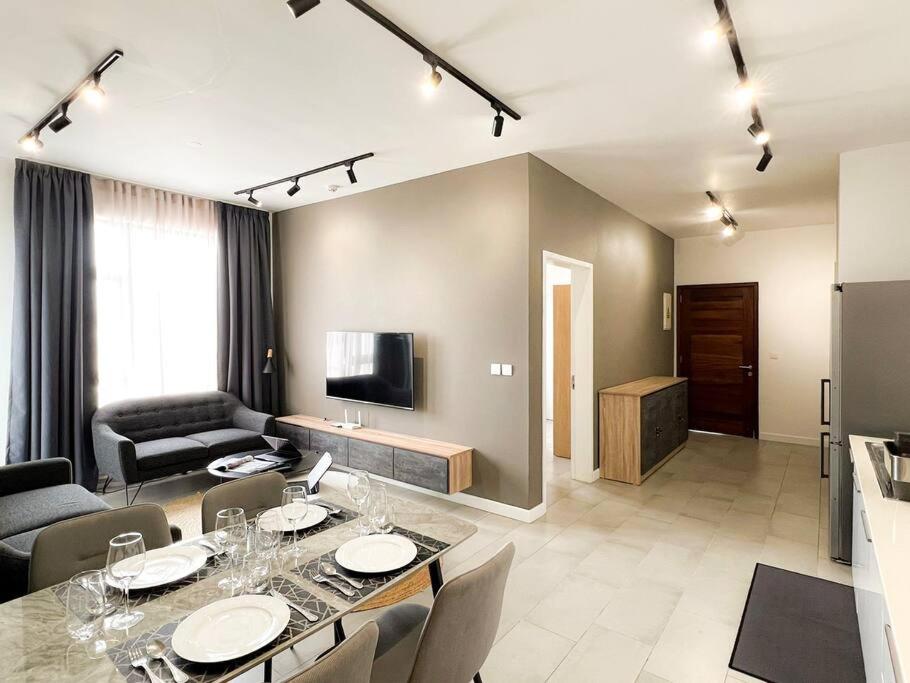 Unit 310, Quatre Bornes