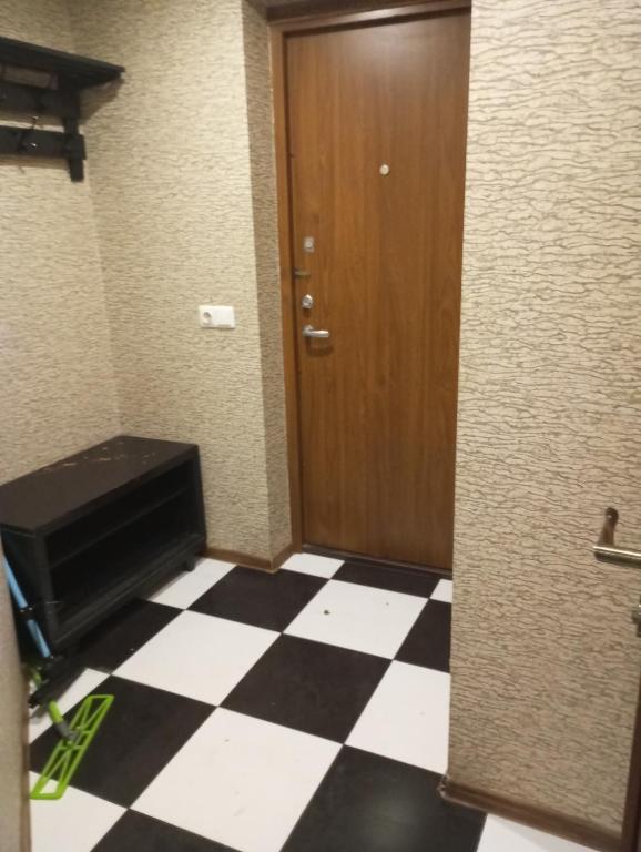 Butas centre šalia pėsčiųjų bulvaro, Šiauliai