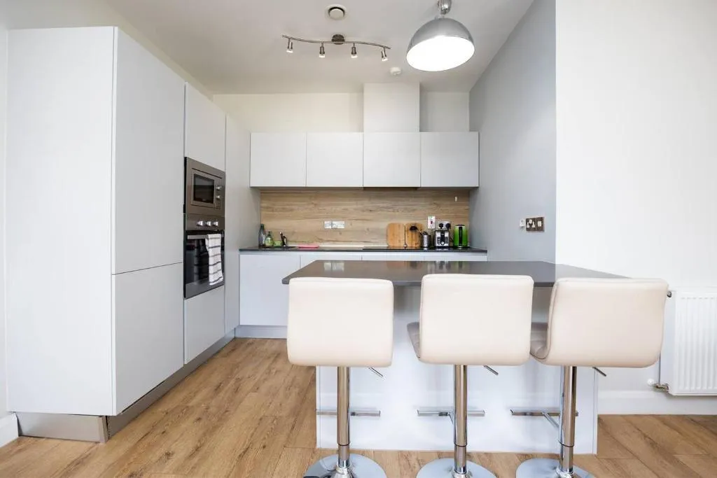 Deluxe Seaview Apartment, hotel in Dun Laoghaire