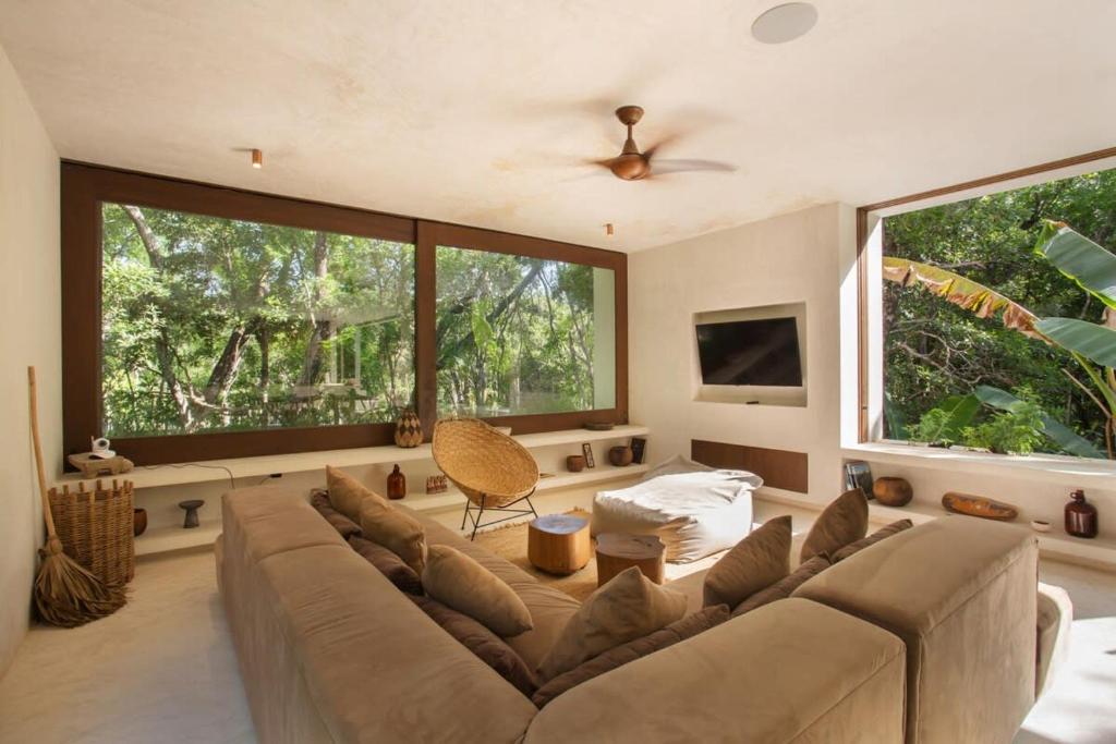 Stunning Villa 4BR, Concierge Service, Gated, Paddle court - 4