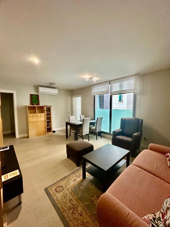 RaNee Apartments - 2 bed 2 bath in city centre - 4