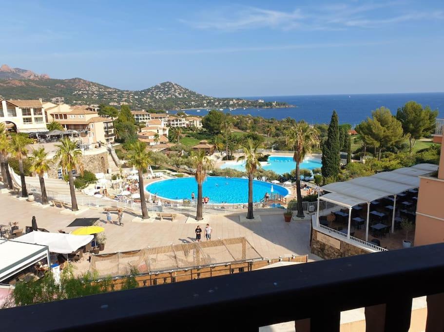 cap esterel vue mer et climatisation Bat E1 303 face aux piscines - 2