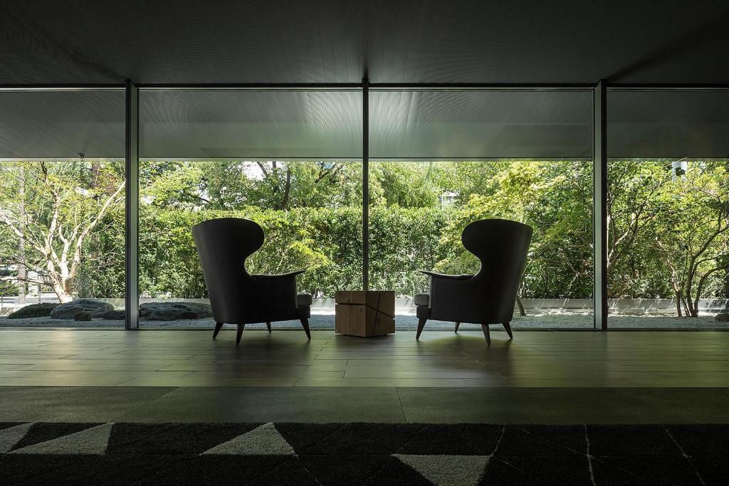 Shared lounge/TV area