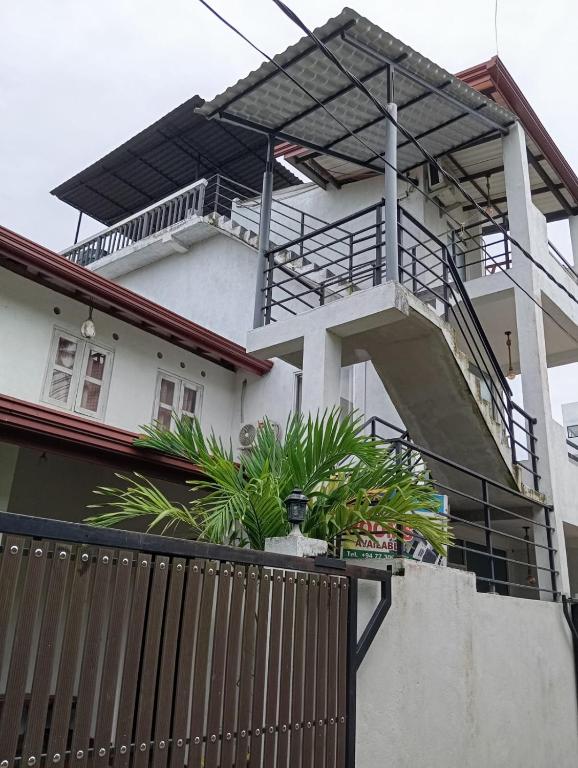 Surf & Salt, Weligama