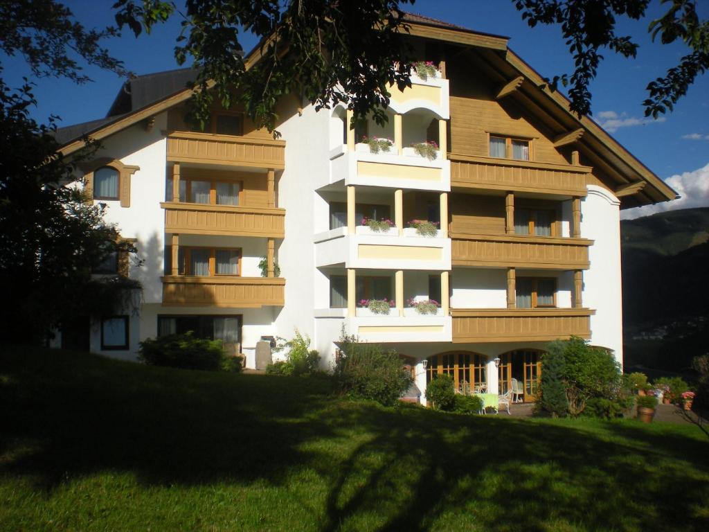 Hotel White Mountain - 1