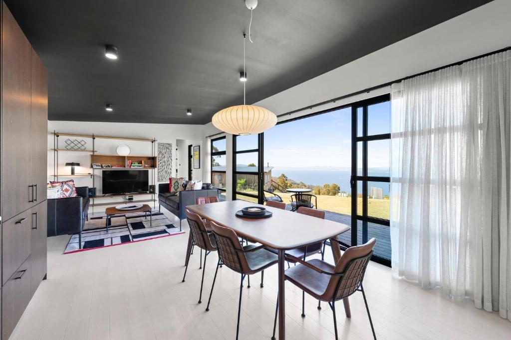 The Outlook on Mount Louis - 1 Bedroom - Stunning Views, Tinderbox