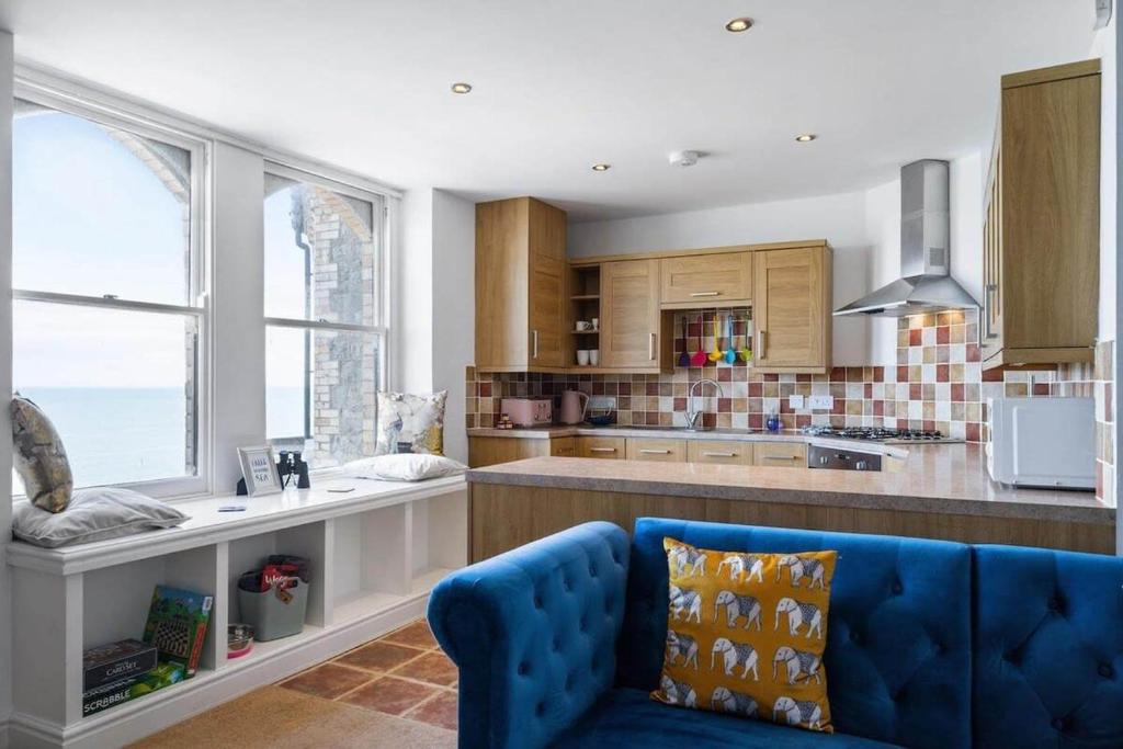 Stylish Sea-View Flat, Ilfracombe photo 7