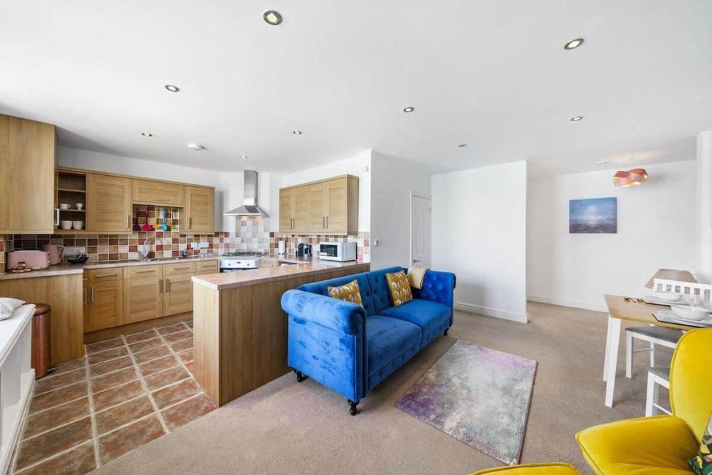 Stylish Sea-View Flat, Ilfracombe photo 3