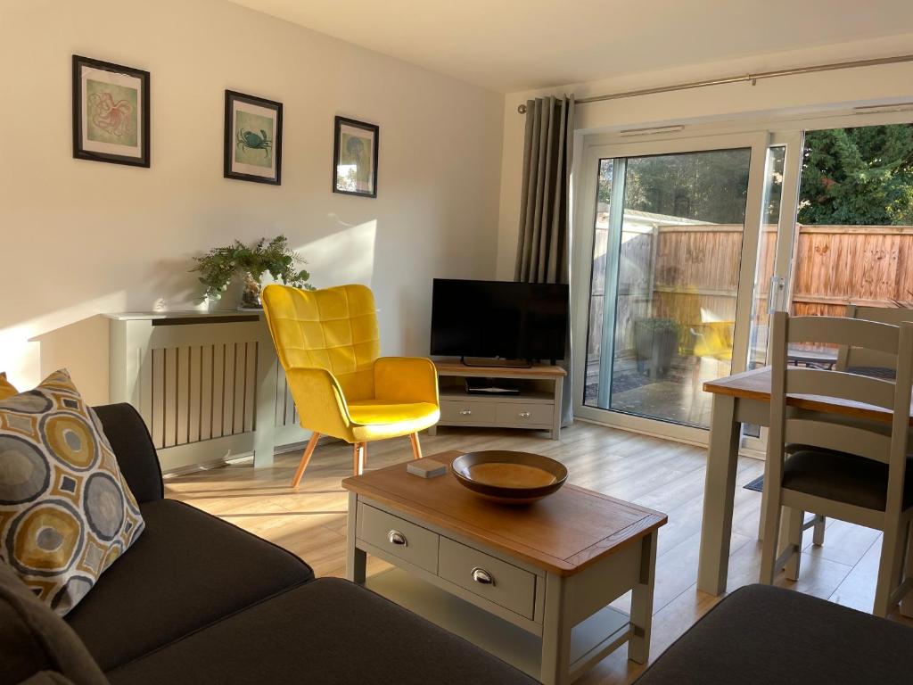 The Seagull, with driveway and patio garden, Whitstable