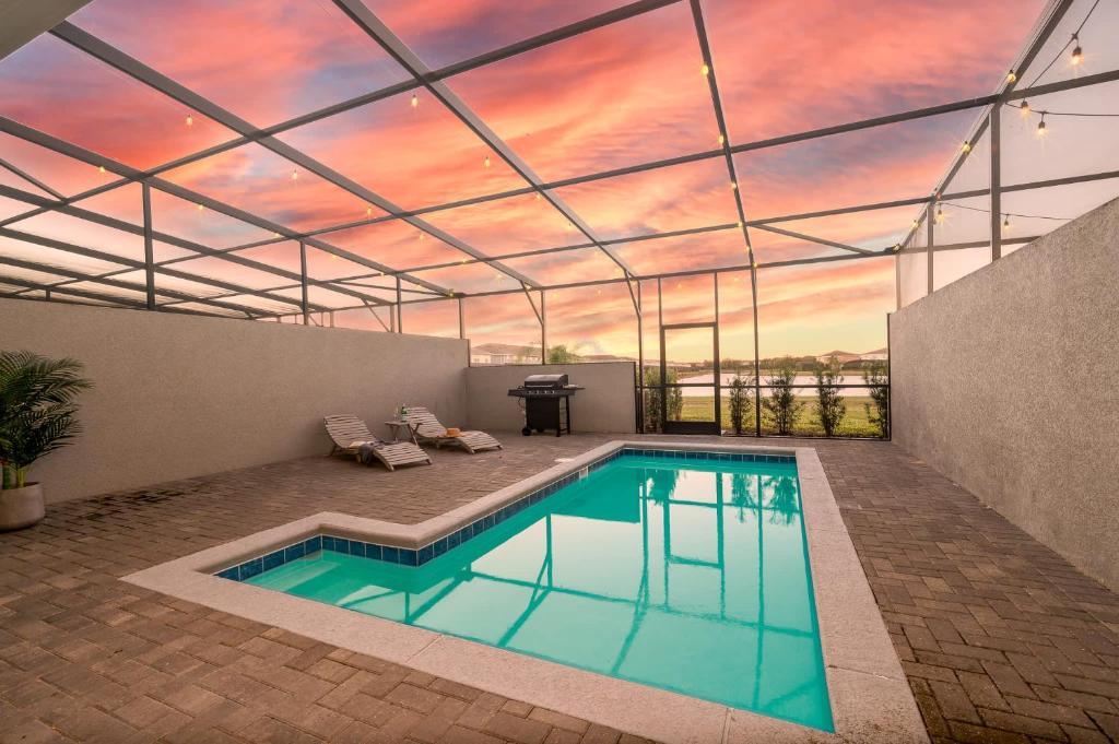 Heated Pool Lazy River Themed BR Grill, Davenport