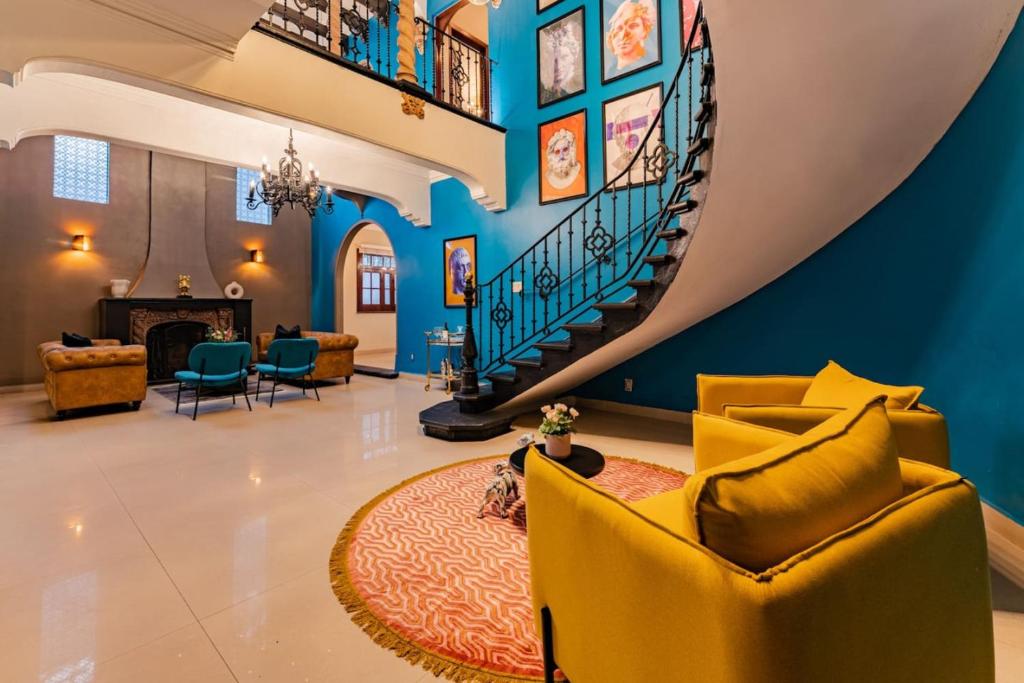 Charm near Roma Luxurious Mansion for Groups - 4