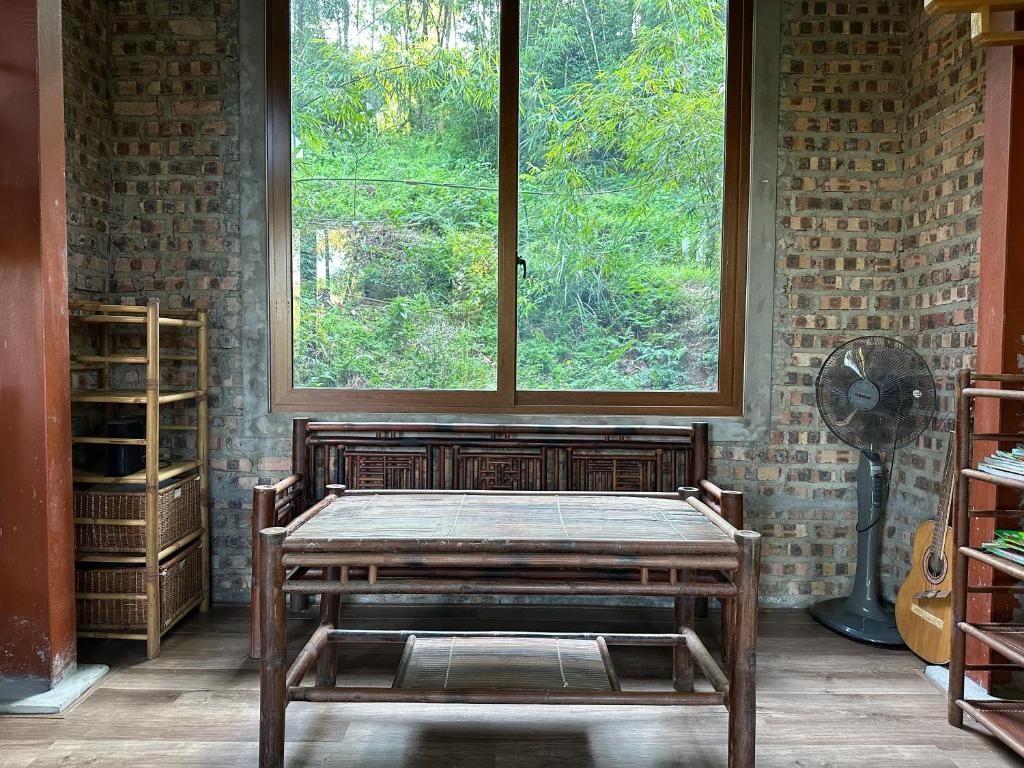 5. Háo Hức ..