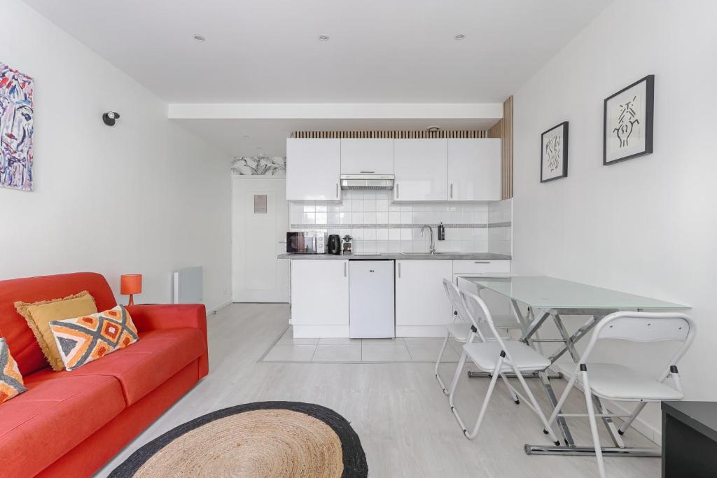 Saint Fargeau Gambetta III Lovely Apartment 4P-1BR - 5