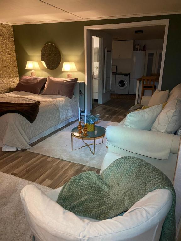 Holens B&B, Övre Boda