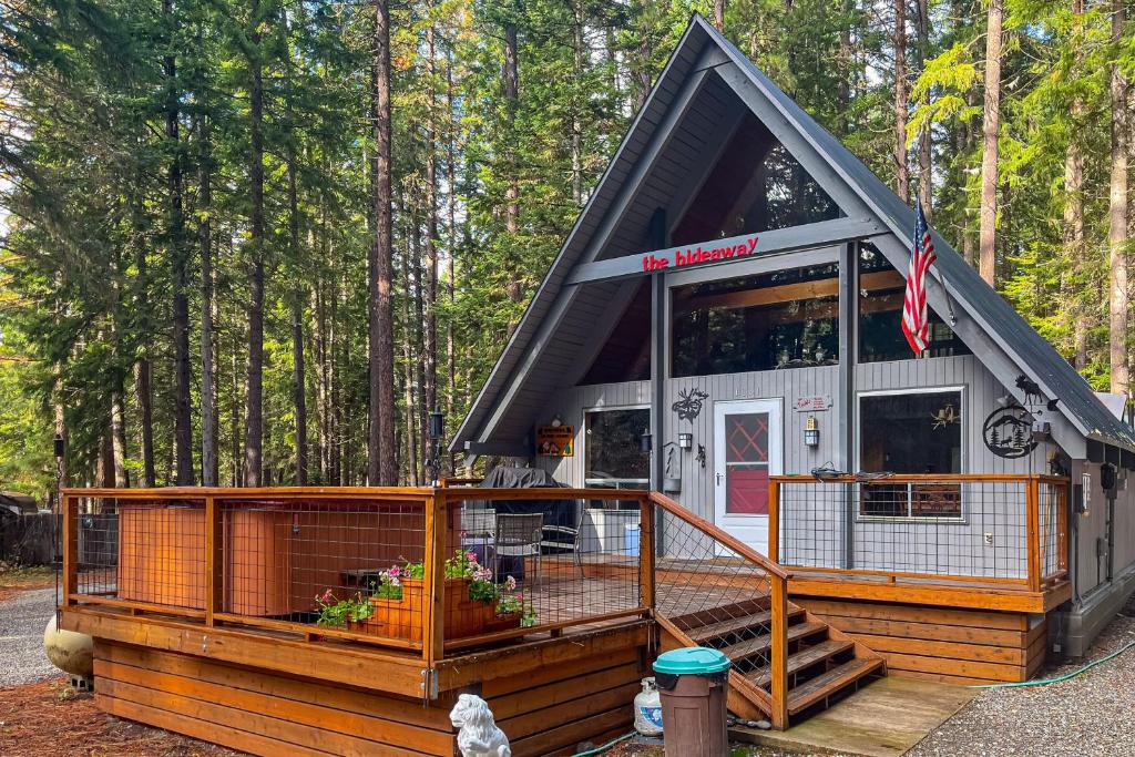 The Hideaway, Ronald