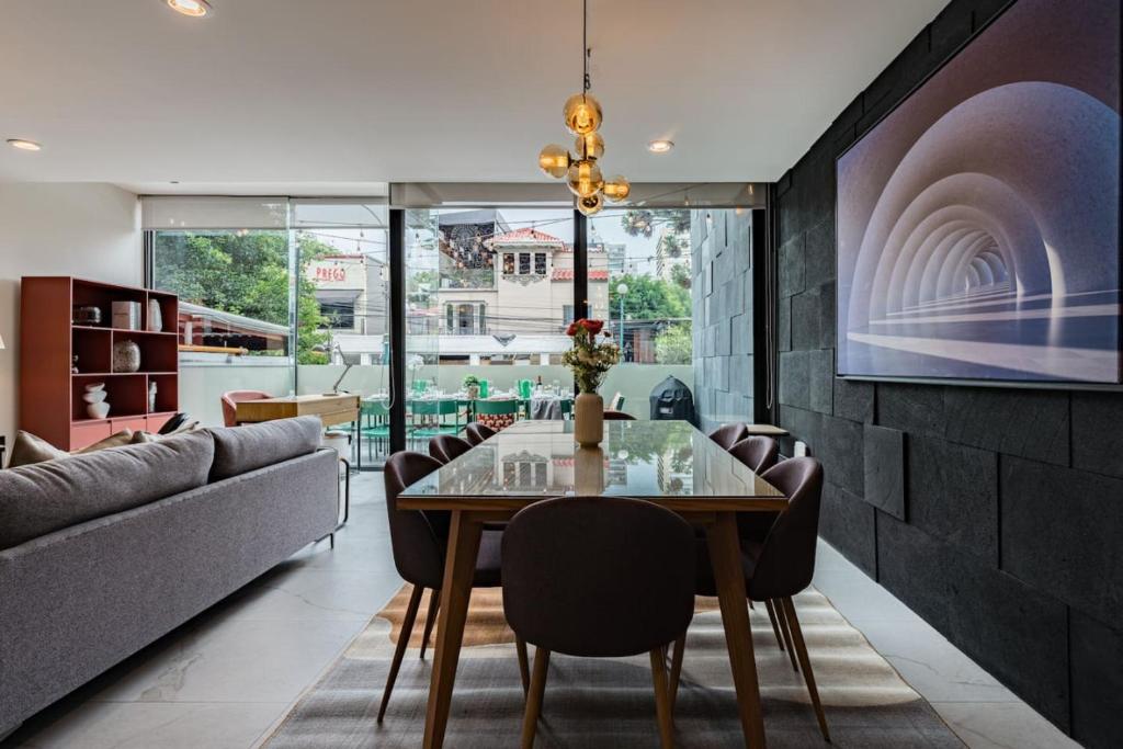 Polanco Apartment with Terrace near Lincoln Park, Mexiko