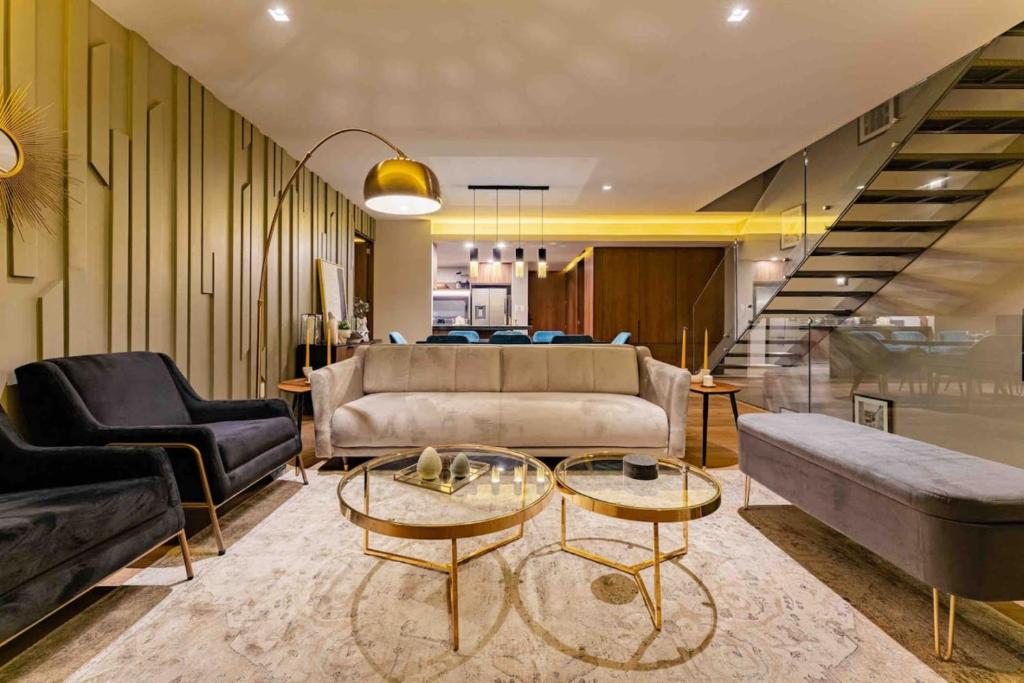 Stylish 3-Level Penthouse with Private Rooftop - 4