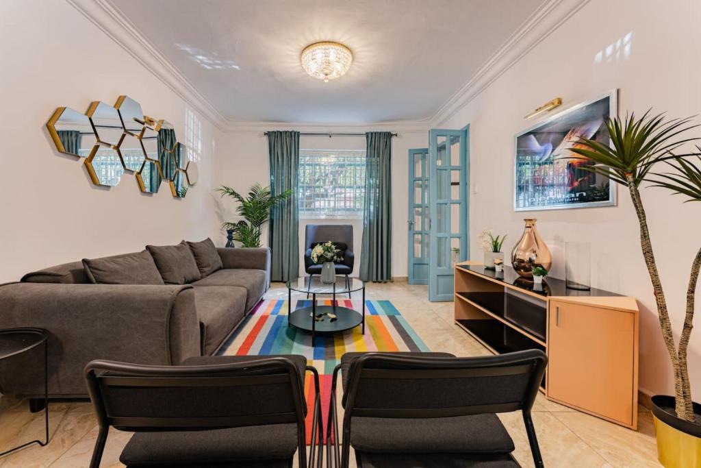 Large Group-Friendly Home with Stunning Rooftop - 3