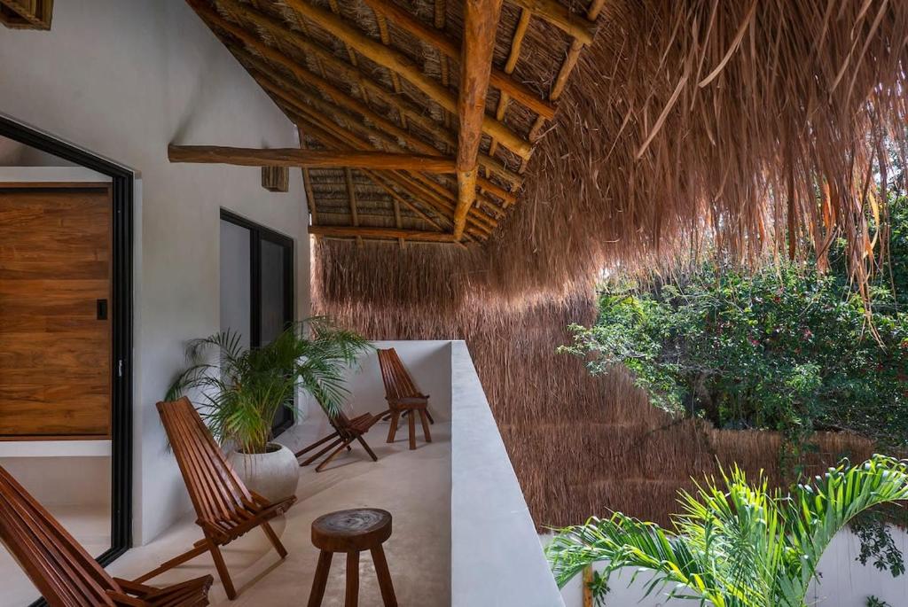 Jungle 3BR Villa, Garden & Pool, La Veleta - 2