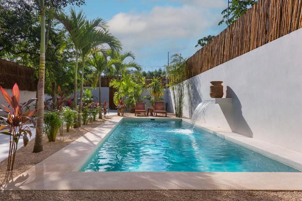 Jungle 3BR Villa, Garden & Pool, La Veleta - 5
