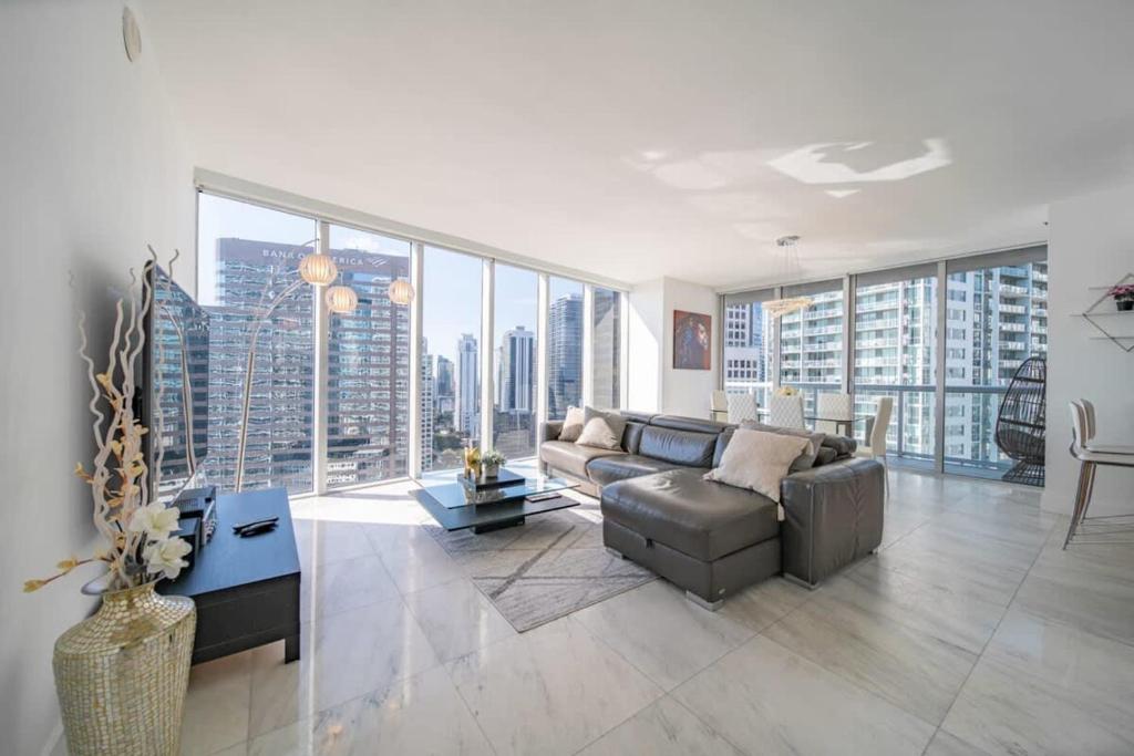 Luxury Ocean View 2BR Corner Unit at W residence, Miami