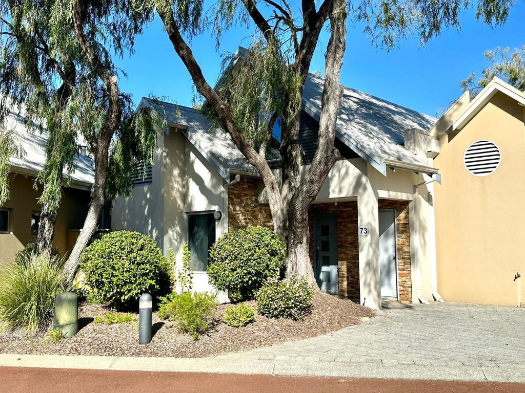 SeventyThree at Cape View Resort, Broadwater