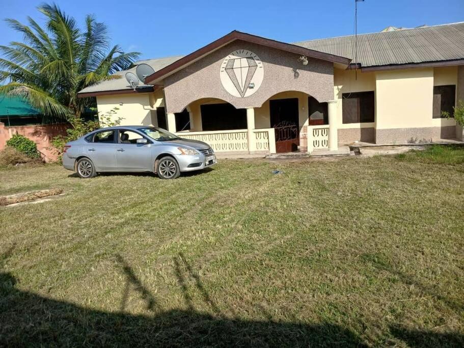 Bright and Spacious Apartment, Kwansakrom