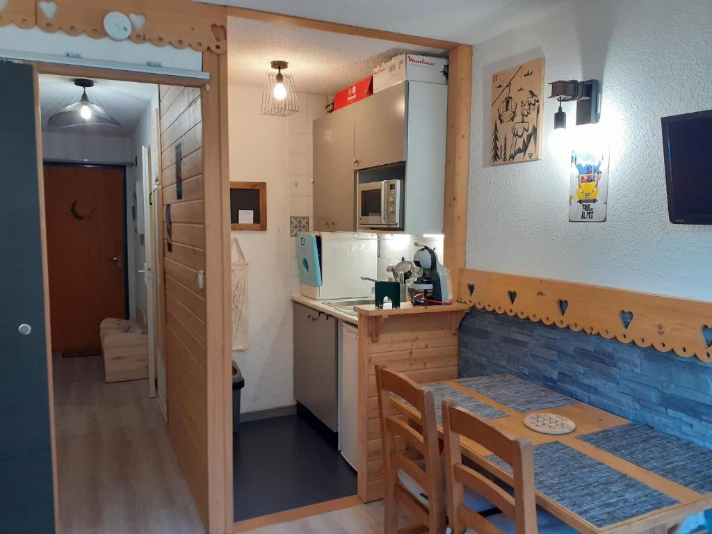 Studio cosy 3 pers à Valfréjus, téléphérique à 20m, animaux admis - FR-1-561-86 - 1