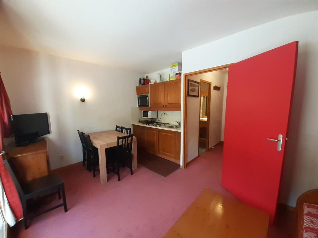 À louer à Valfréjus, 310 rue du Cheval Blanc - FR-1-561-121 - 1
