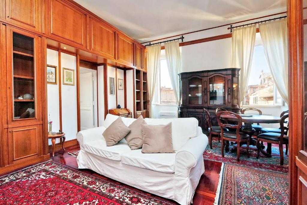Pantheon Family Romantic Suite - 2