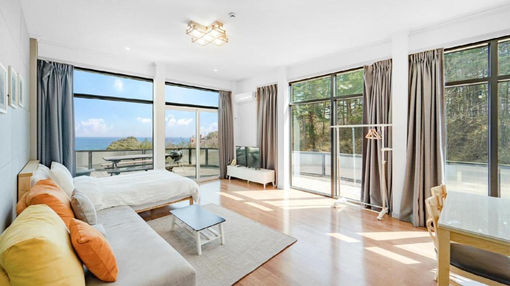 Yangyang In Memory Pension, Yangyang