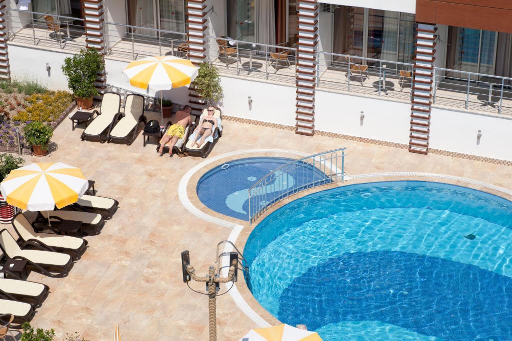 Gardenia Hotel — Swimming pool in Alanya