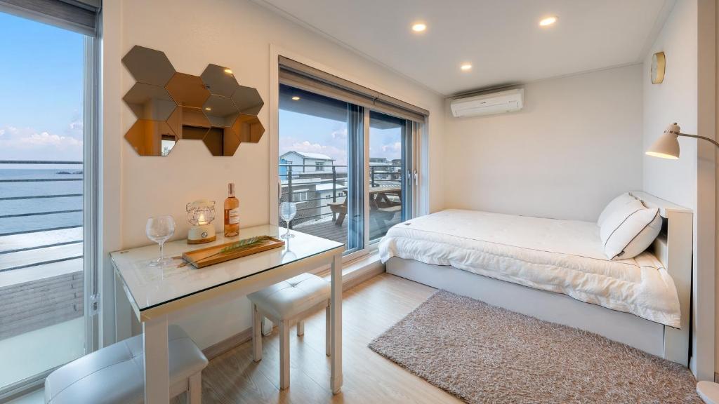 Goseong Badasga per Osyeonbyu Pension, Goseong