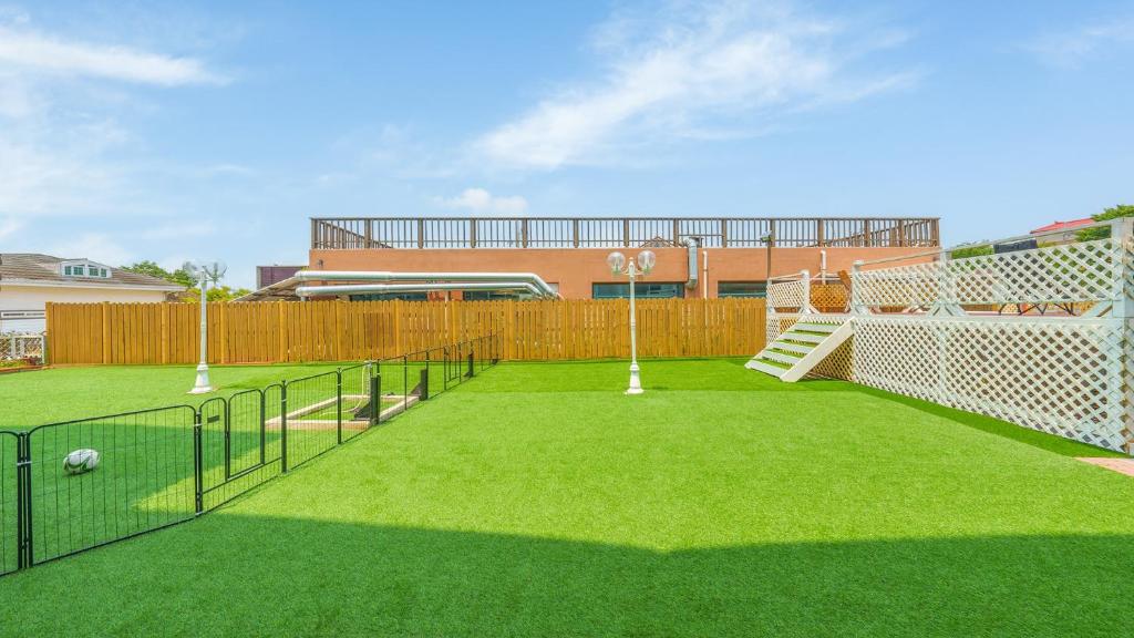 Taean minoseu Pet Pension, Tchäan