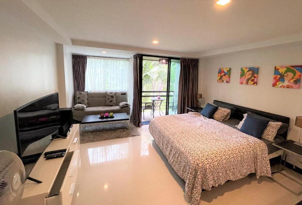 Apartment at Kris Resort BangTao by Lofty, Bang Tao Beach