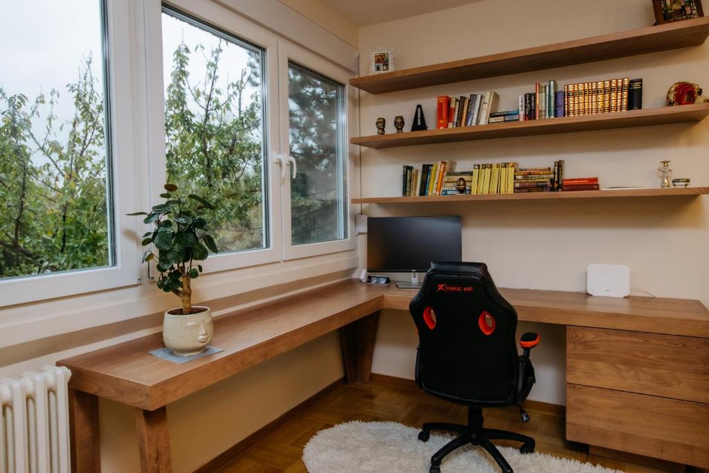 Bright, Newly Renovated Condo Near Danube River - 5