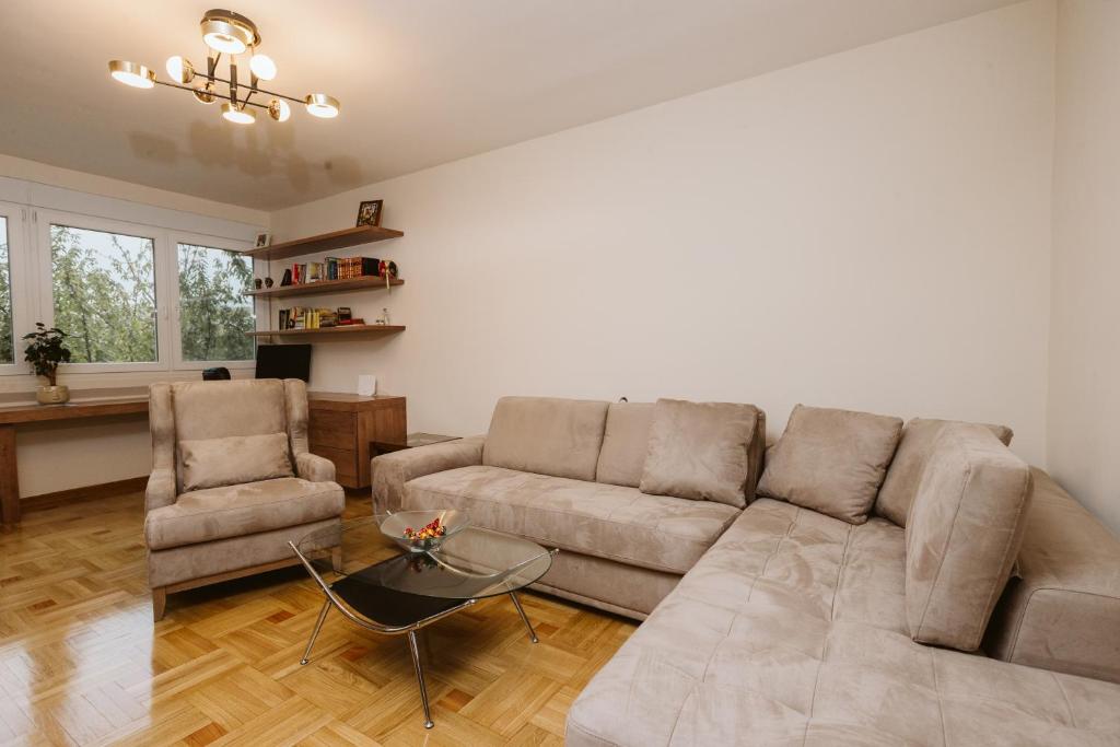 Bright, Newly Renovated Condo Near Danube River - 3