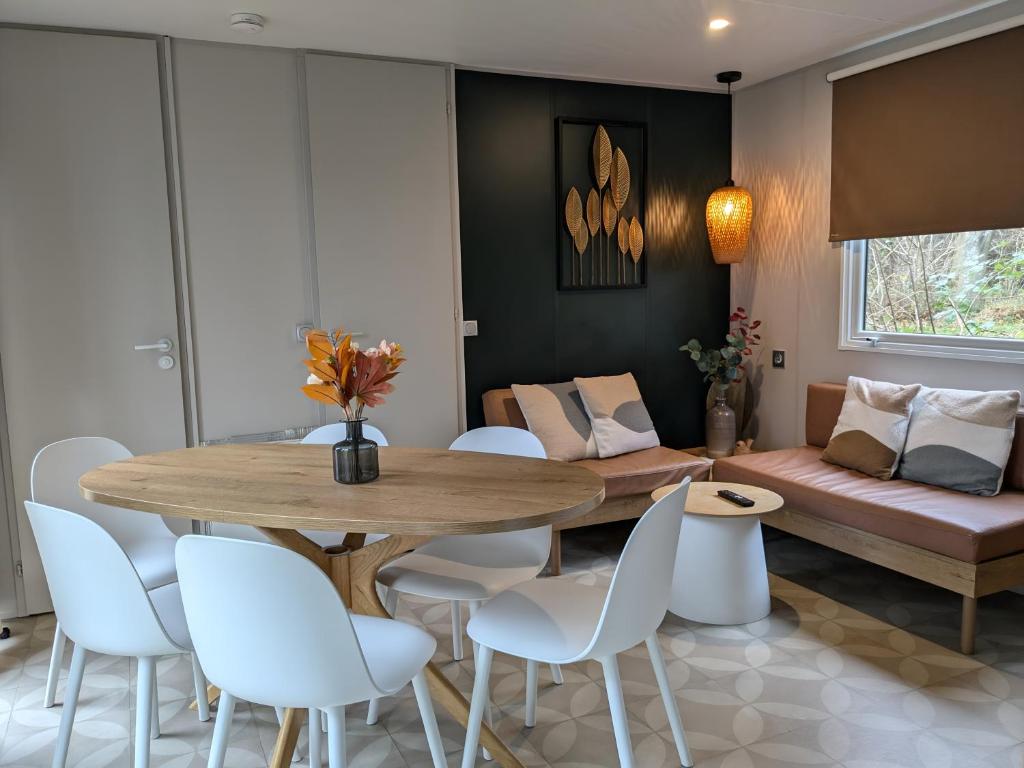 Cozy Tiny SolHouse 4 - Near Groningen, Kropswolde